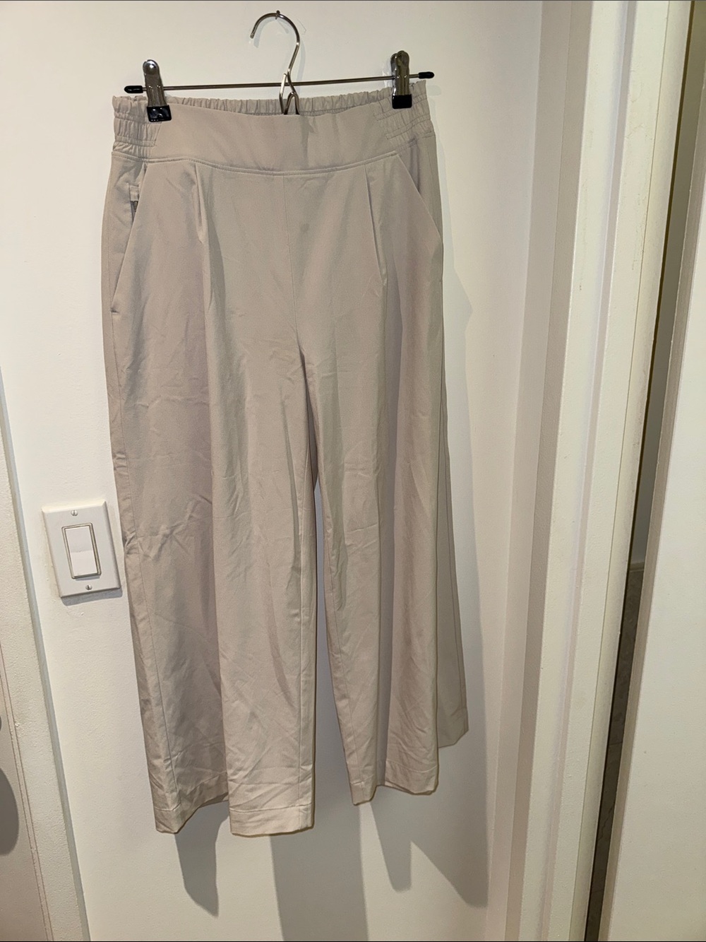 Athleta Light Beige Elastic Waist Pants